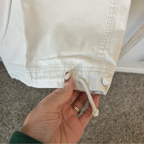 NWT Old Navy Women's “Silver Grey” Cargo Pants - 10 - Picture 5 of 12